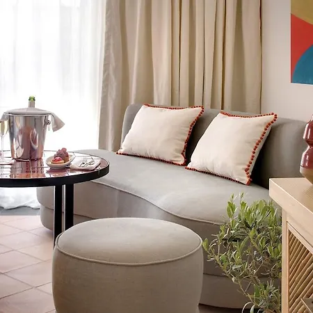 Lou Pinet ホテル