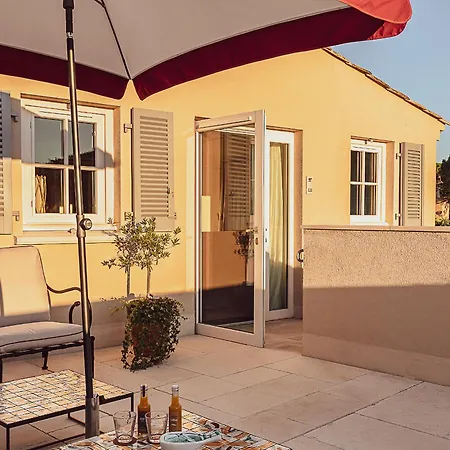 Lou Pinet Σαιν-Τροπέ