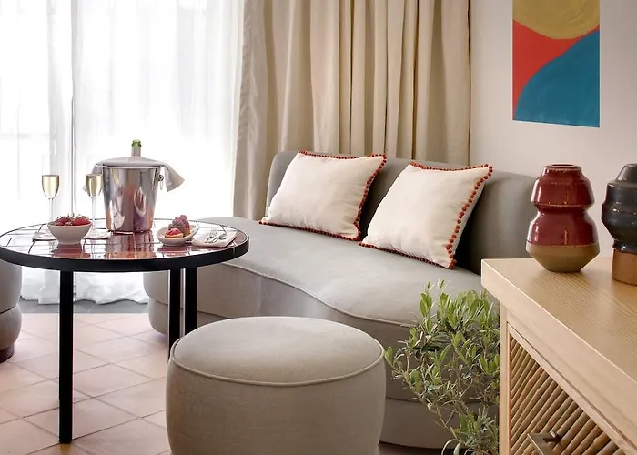 Lou Pinet Готель